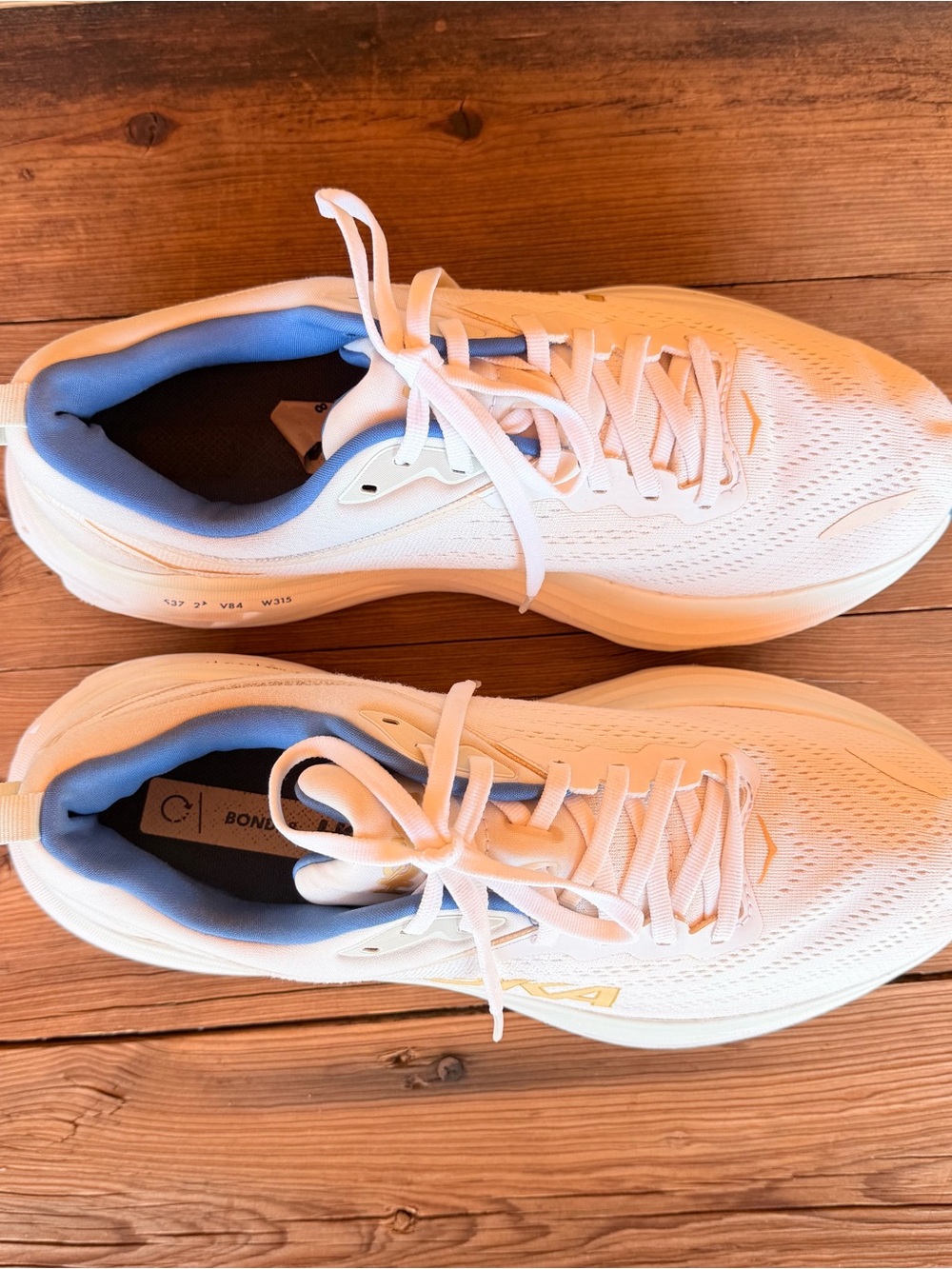 Size 10 Hoka One Men's Bondi 8 Frost Gold Running Comfort Shoes - Picture 2 of 10